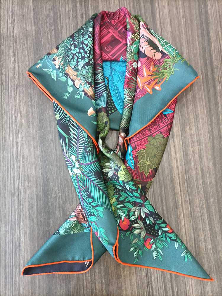 Luxury Bags And Accessories - Lenço de Seda 90CM Feminino com