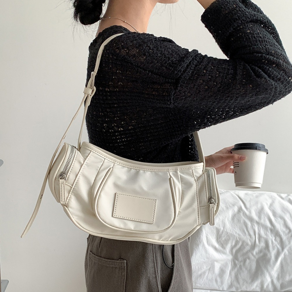 Luxury Bags That Are Vegan - Bolsas axilas de nylon vegano para
