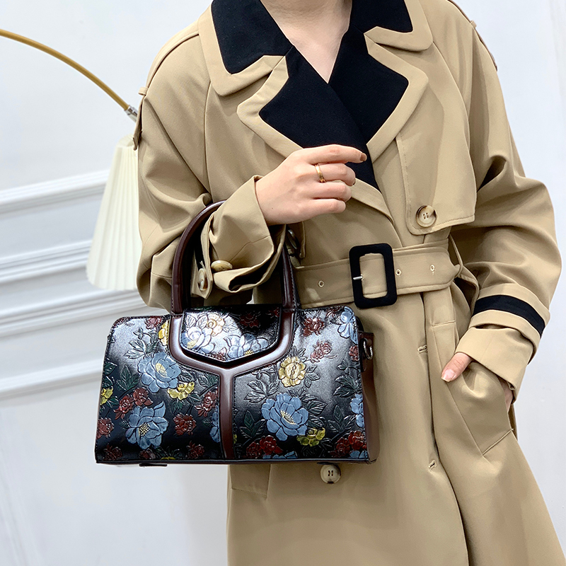 Bolsa Boston Vintage Floral em - Luxury Bags That Are Vegan avaliação e preço
