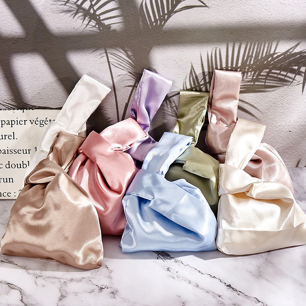 Bolsa de Pulso de Seda Satinad - Luxury Bags Japan avaliação e preço
