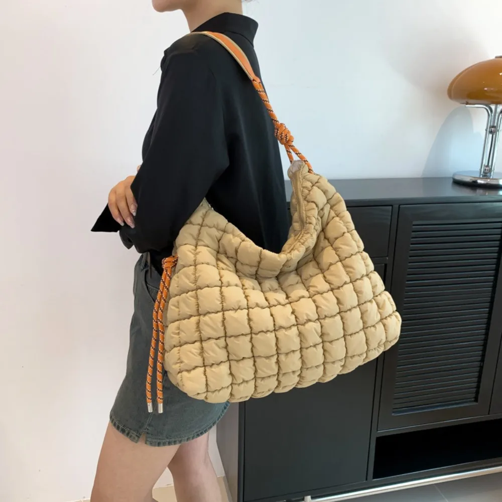 Vegan para baixo plissado saco - Luxury Bags That Are Vegan avaliação e preço