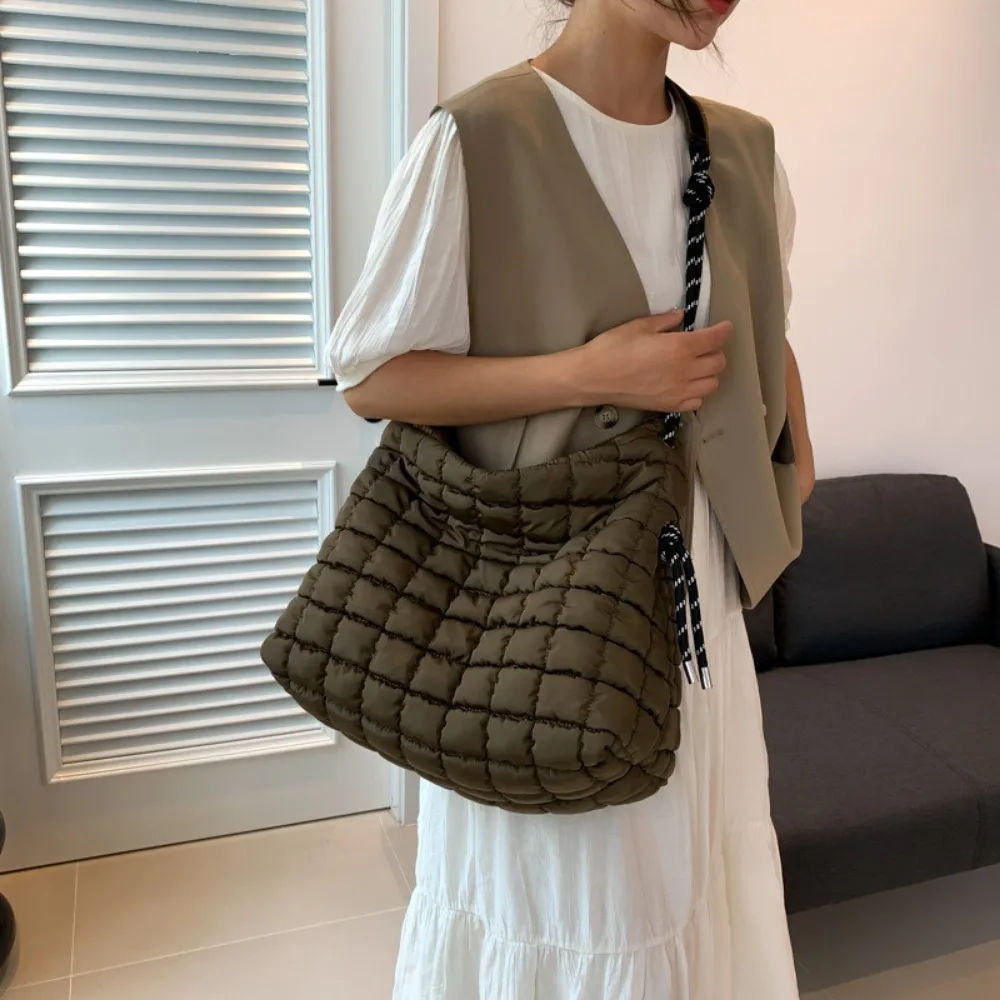 Vegan para baixo plissado saco - Luxury Bags That Are Vegan avaliação e preço