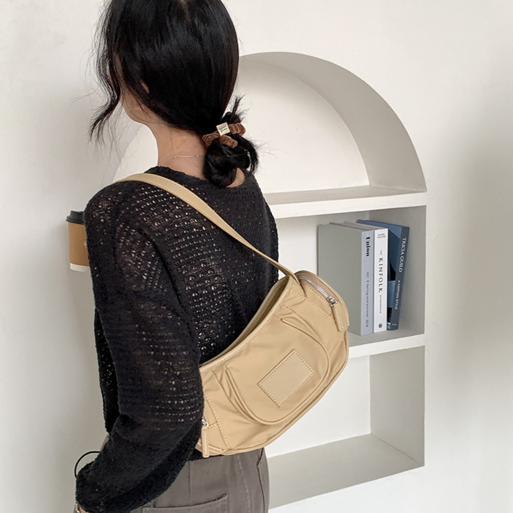Bolsas axilas de nylon vegano  - Luxury Bags That Are Vegan avaliação e preço