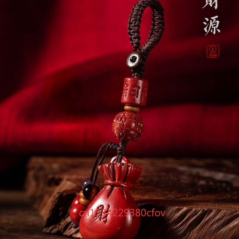 Colar Pingente de Chaveiro Lux - Luxury Bags And Accessories avaliação e preço