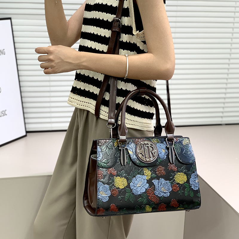 Bolsa Tote Vintage Floral em R - Luxury Bags That Are Vegan avaliação e preço